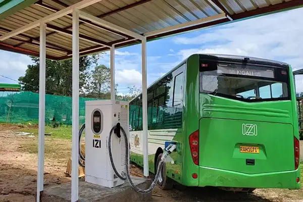 Projet de recharge rapide AMPPAL DC pour les bus électriques IZI au Rwanda